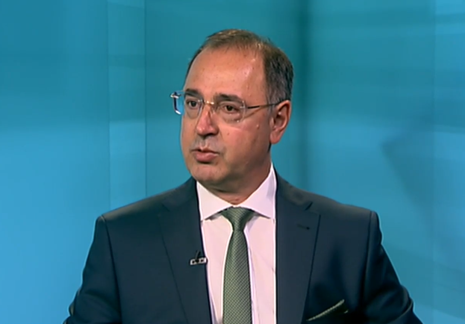 Топ инфекционист: Към момента има ниска COVID заболеваемост, но това е само върхът на айсберга