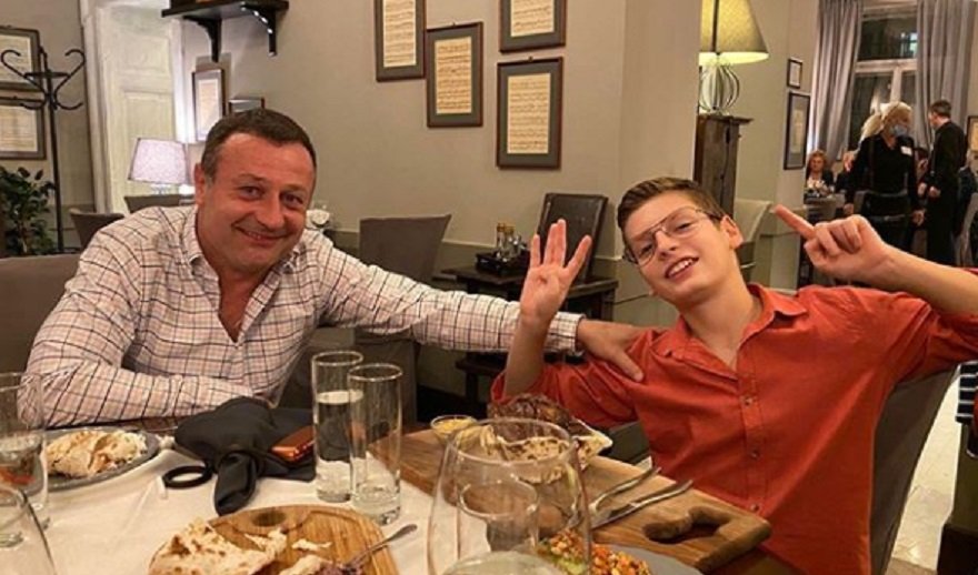 Митко Рачков-младши стана на 16 с мащехата (СНИМКА)