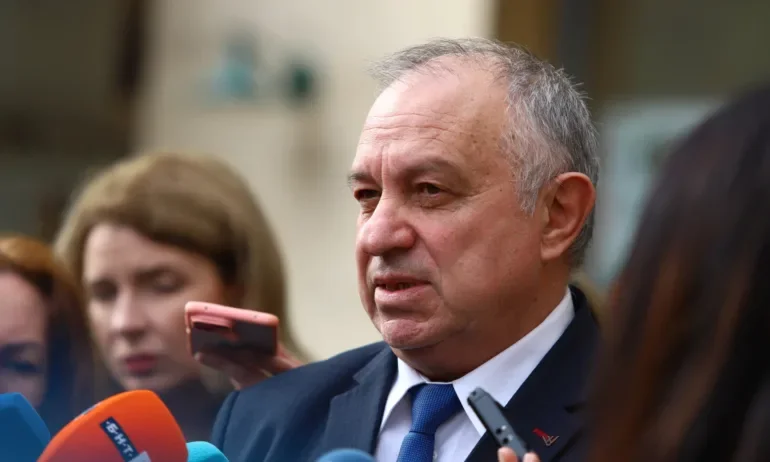 Здравните власти: На пазара има недостиг на около 10 лекарства, ще има проверки и санкции