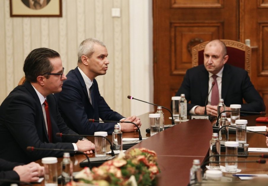 Радев ще проведе консултации с Възраждане