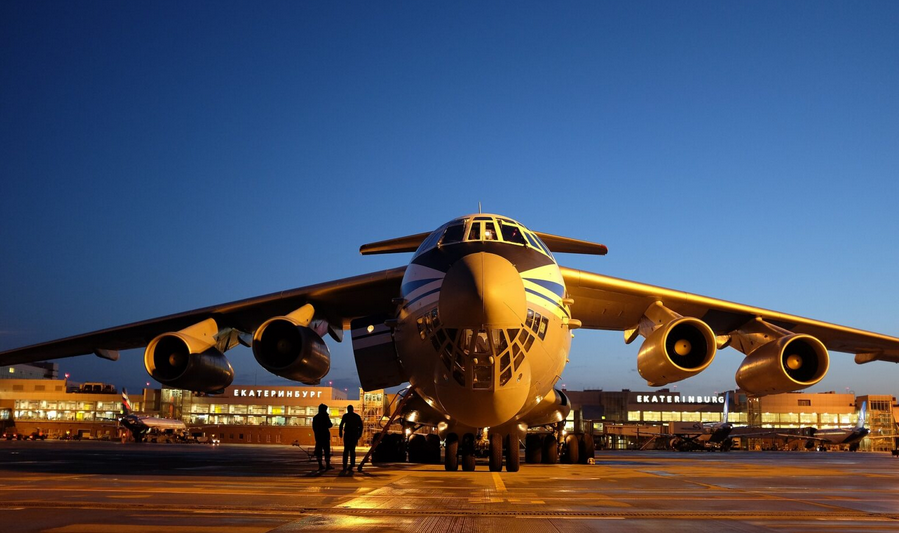 Скай нюз гърми: Русия прати в Иран самолет със 140 млн. евро кеш за дронове камикадзе