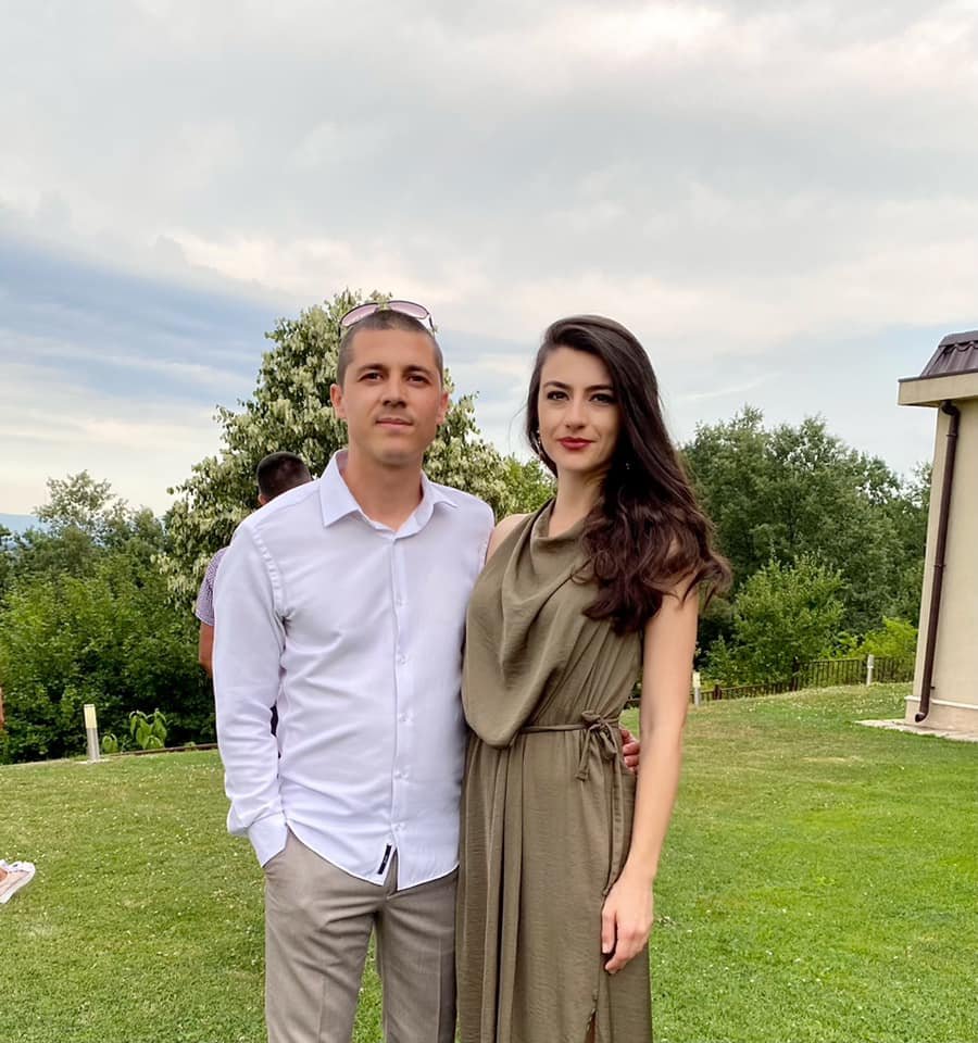 САМО В ПИК И РЕТРО: Лена ремонтира любовното гнездо (СНИМКИ)