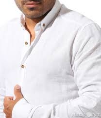 ВНИМАНИЕ, МЪЖЕ! Ето как да носите бяла риза