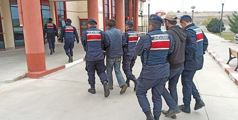 Убийците на нашия граничар дебнели мигранти, за да ги ограбват