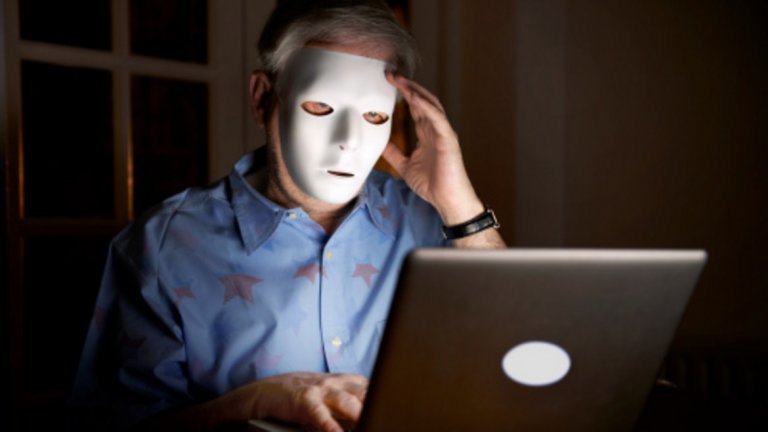 ДБ предлага Закон срещу троловете в интернет