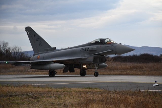 Испанските Eurofighter F-2000 Typhoon ще ни облитат опознавателно