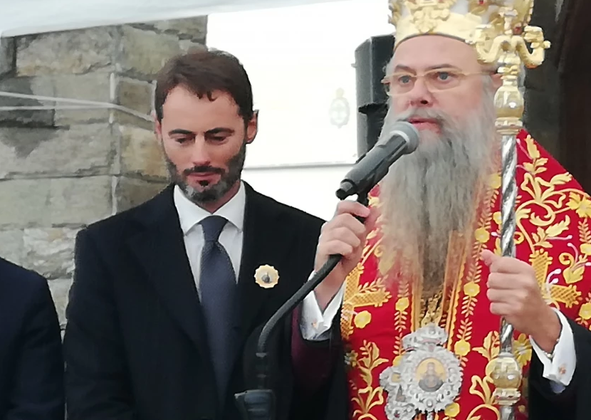 Дядо Николай връчи орден на Микеле, вдигнал параклиса в Катуница