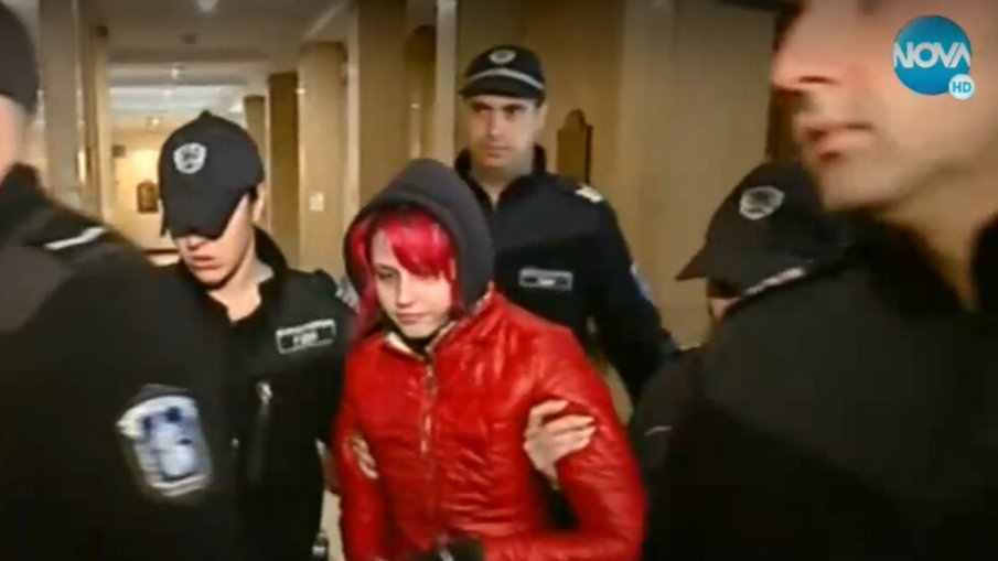 Внучката на Виолета Донева остава в ареста, споделя, че ще й е интересно в Сливенския затвор