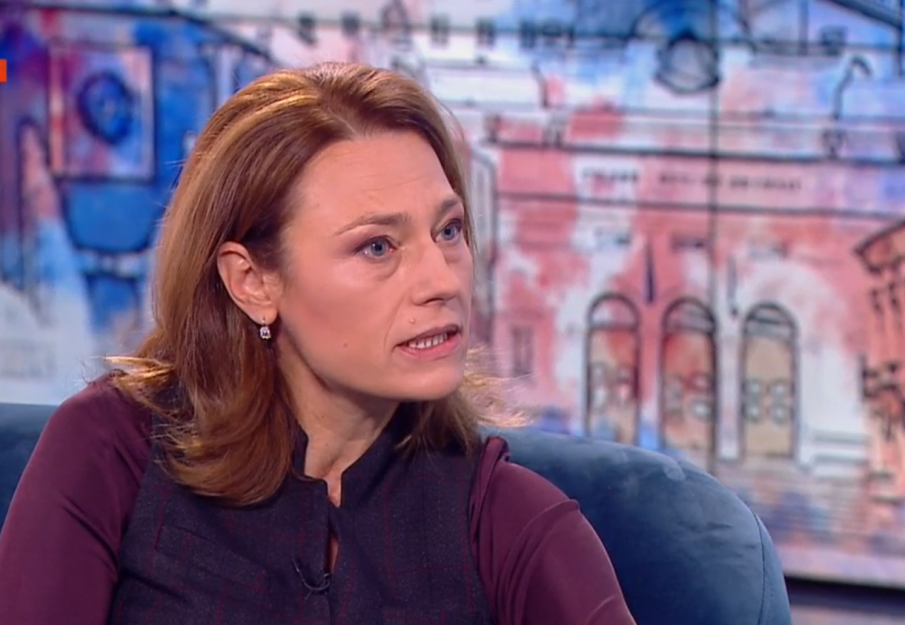 Ива Митева: В неплатен отпуск съм. Сега със Слави си даваме време