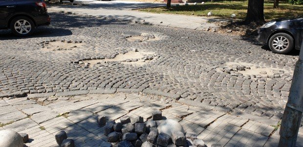 СРАМ: Жена краде павета в Пловдив, окошариха я на момента