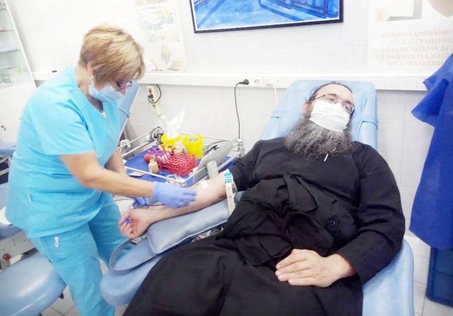 Софийската митрополия участва в кръводарителска акция във ВМА