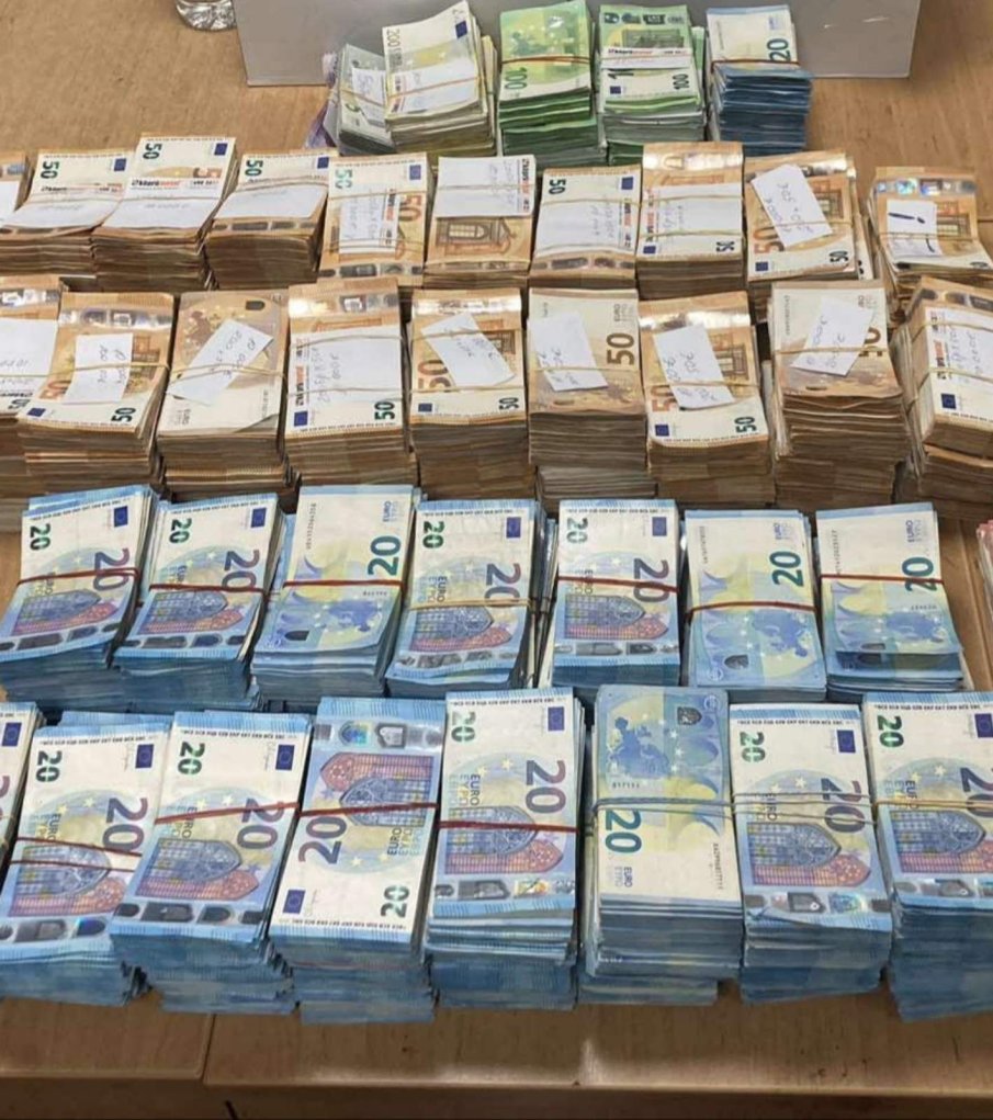 Спипаха турски гражданин с недекларирани над 1 милион евро на ГКПП Лесово (СНИМКИ)