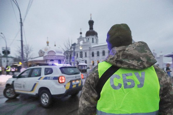 СБУ нахлу в Киево-Печорската лавра (СНИМКИ)