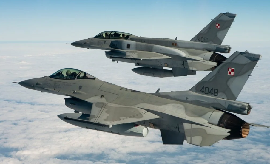 Изтребители F-16 ескортираха полския футболен отбор