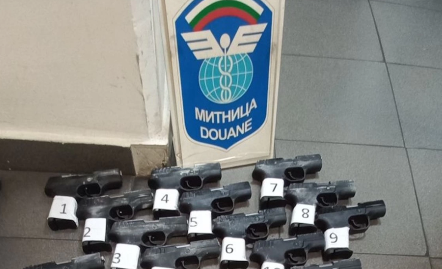 Оръжейна пратка с контрабандни пистолети заловиха на Капитан Андреево