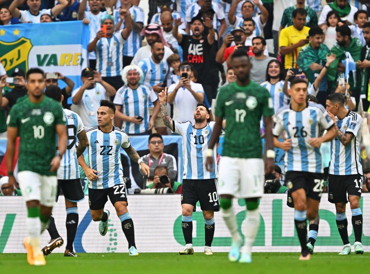СЕНЗАЦИЯ НА МОНДИАЛА: Саудитска Арабия срази Аржентина с 2:1 и шокира футболния свят