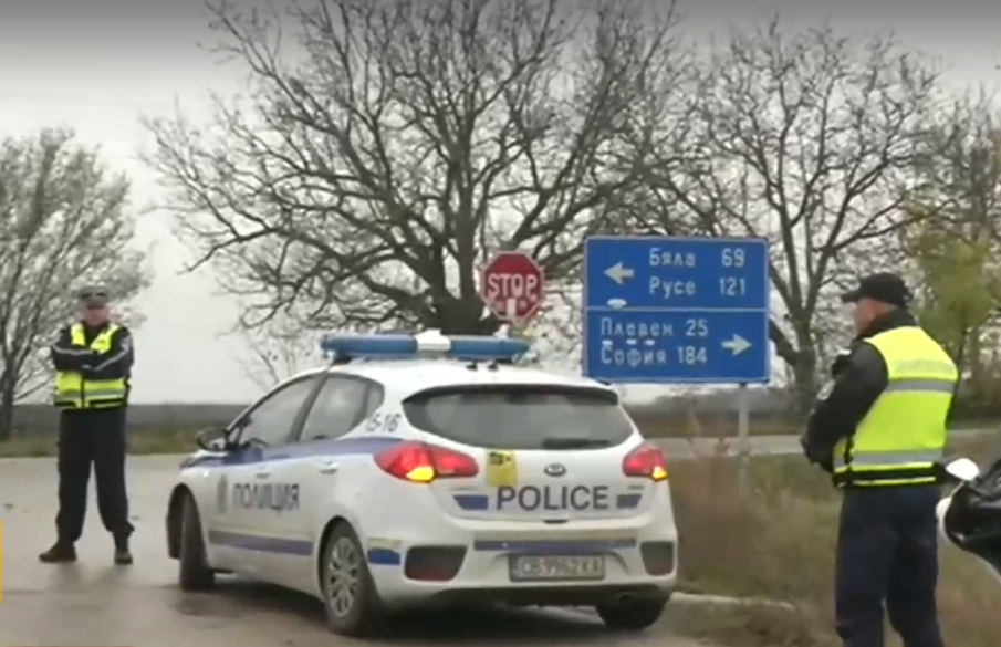 Протест блокира пътя София - Плевен