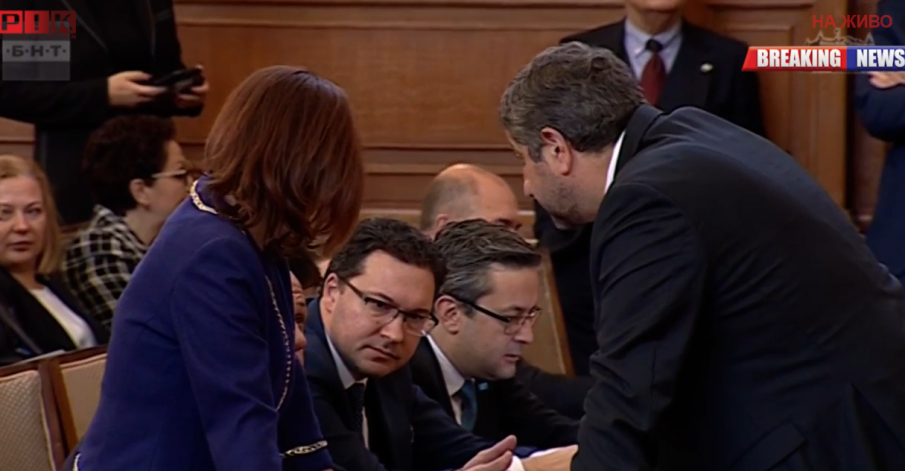 Депутатите ратифицираха споразуменията за плащането на първите осем Ф-16