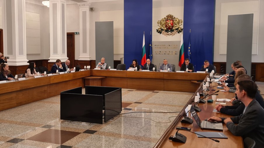 Тристранката се събира на заседание, ето какво ще обсъжда