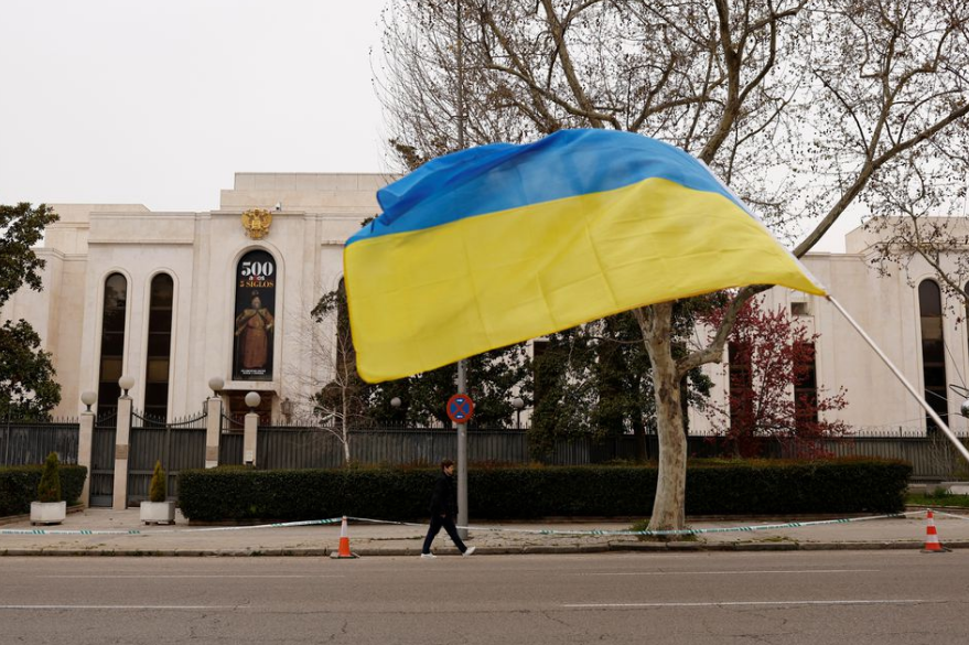 Писмо-бомба избухна в украинското посолство в Мадрид