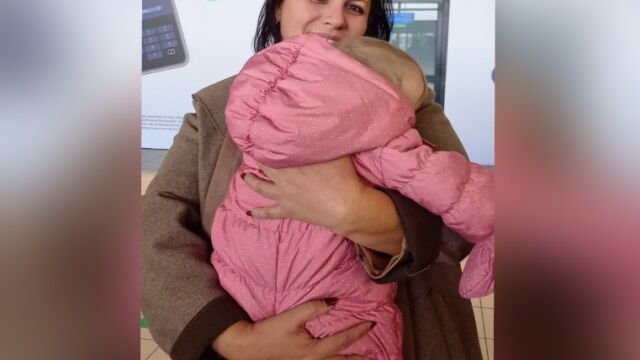 Изоставено в Украйна българско бебе беше прибрано у нас