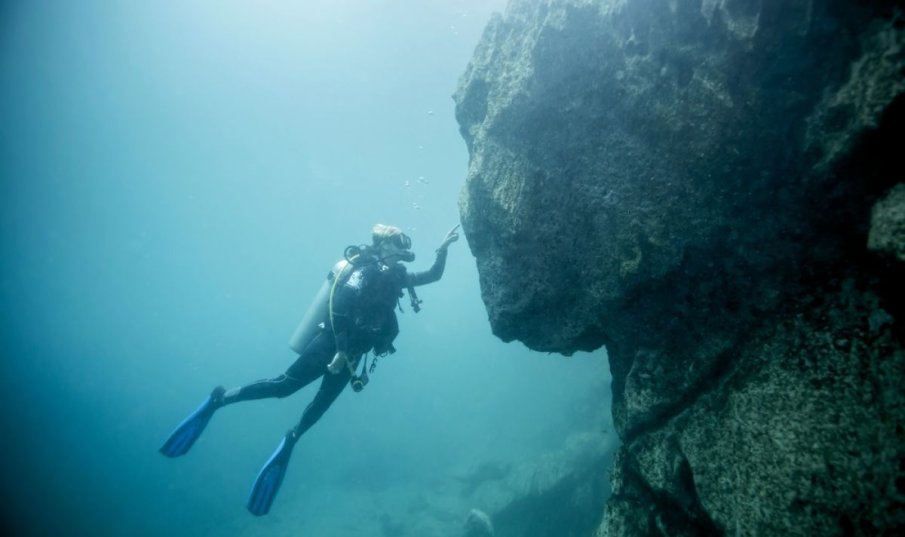 Откриха „подводен Стоунхендж“ на близо 5500 г. в езеро (ВИДЕО)