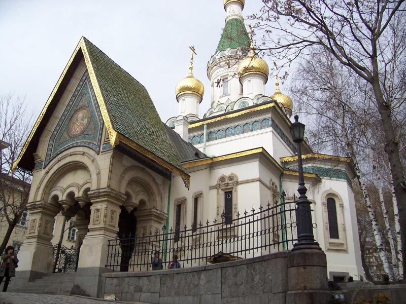 Дясната ръка на руския патриарх ще отслужи литургия за Никулден в София