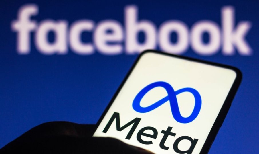 Фейсбук: Технически проблем доведе до срива