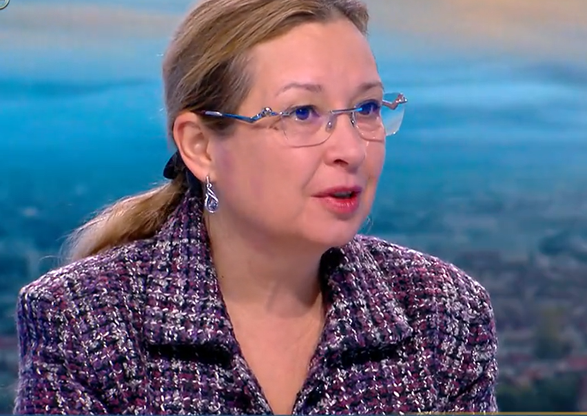 Зорница Русинова: Не бързайте да обменяте парите си в евро