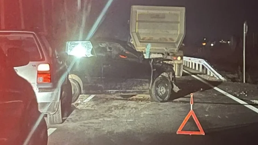 Меле между камион и кола затвори Околовръстното на Пловдив, задръстването е зверско
