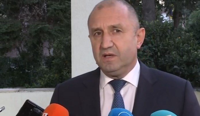 Радев изрази съболезнования към католиците заради кончината на папа Бенедикт XVI