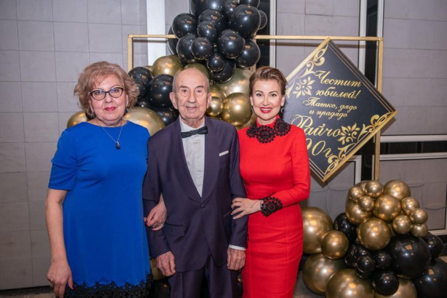 Илиана Раева с емоционални думи за 90-годишния си баща (СНИМКИ)