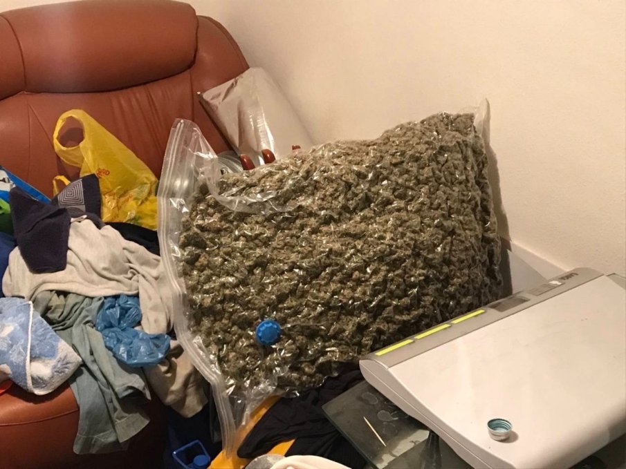 Трима мъже и една жена са арестувани във Варна при разпоредената от главния прокурор акция „Бяло“ (СНИМКА)