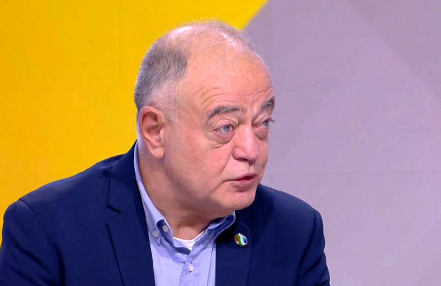 Атанас Атанасов: Ние не можем да бъдем смокинов лист на ...