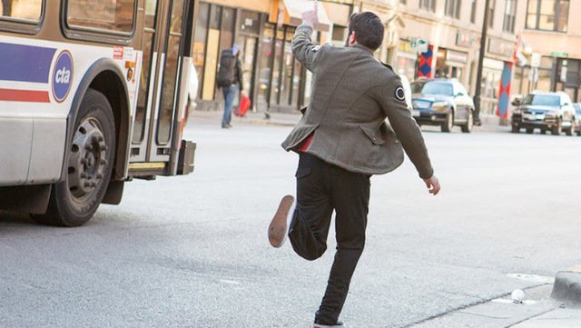 ТИ ДА ВИДИШ: Тичането след автобуса удължава живота