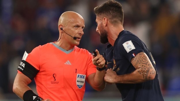 Поляк ще свири големия финал в Катар