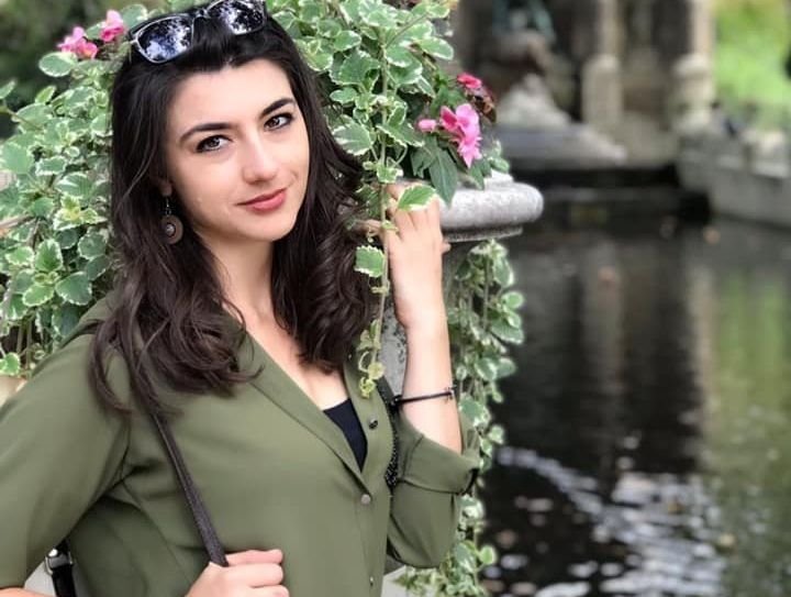 Лена Бориславова се вихри във Фейсбук с опорките на ПП - заговори и тя за импотентност