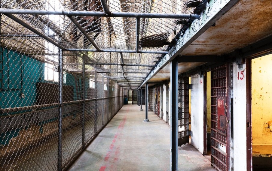 Отчитат докъде е стигнал строежът на затвора в Самораново