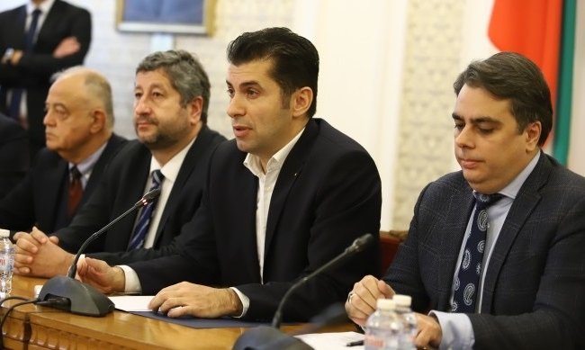 ОТ ПОСЛЕДНИТЕ МИНУТИ: ПП и ДБ ще предложат кабинет с втория мандат, но с условие