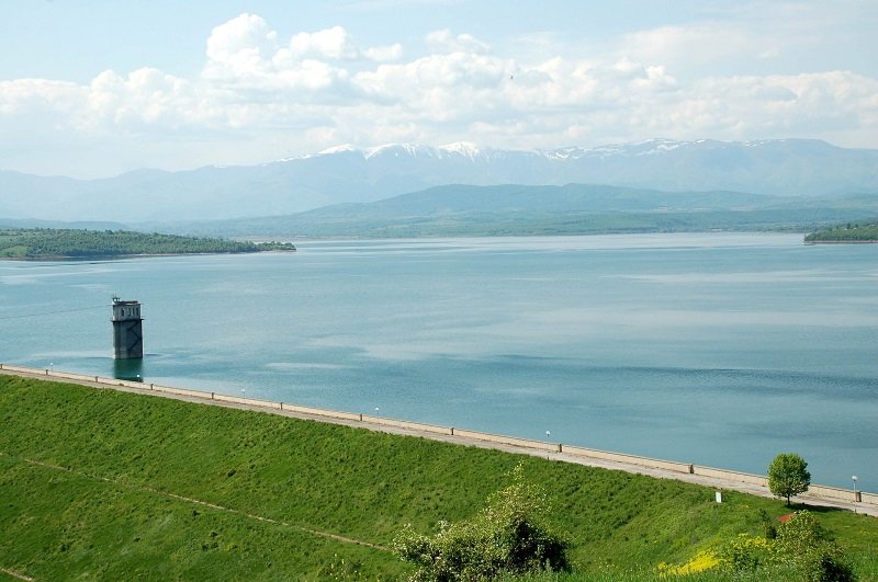 Монтана скочи на Корнелия Нинова и приветства инвестицията от 1 млрд. евро  