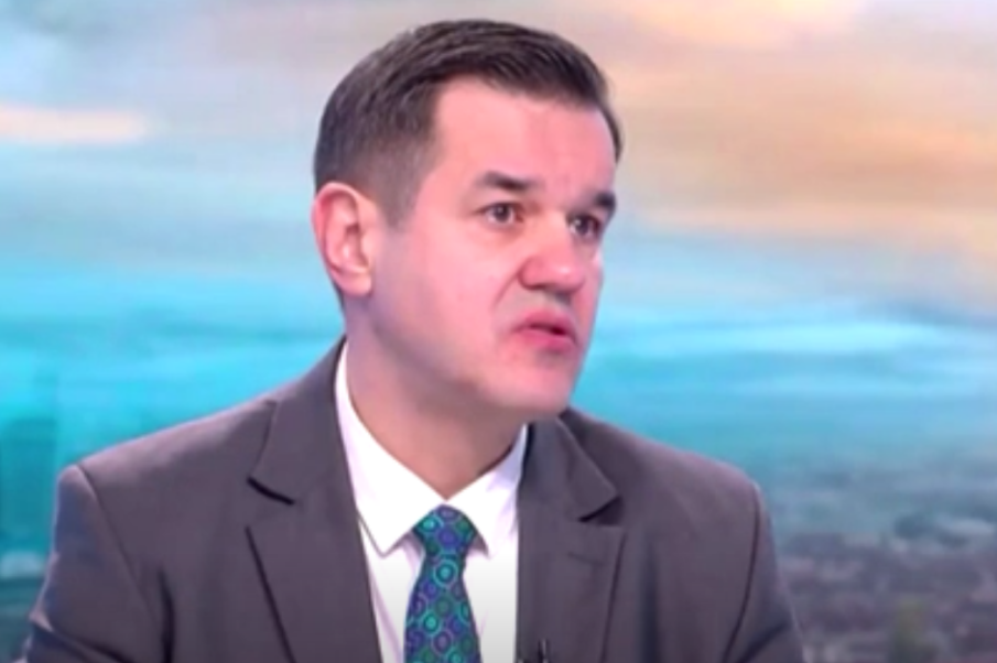 Икономическият министър Никола Стоянов обяви: Отстъпката от 25 ст. за горивото остава и догодина