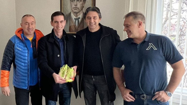 Левски дарява пари на АГ отделение