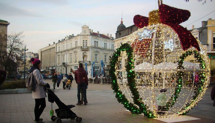Вандали съсипаха коледната украса в Русе