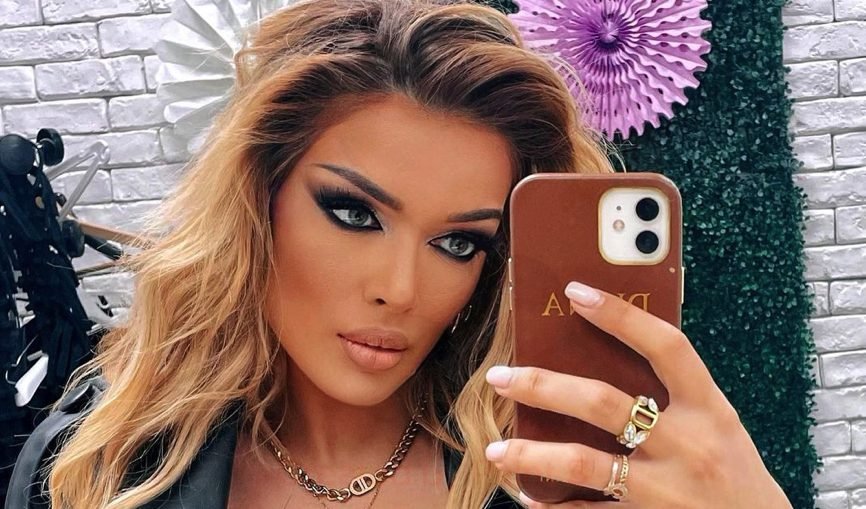 Диона се пусна по... целофан (СНИМКА)