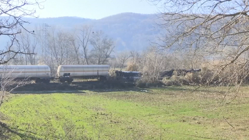 АКЦИЯ: До два дни приключва обезвреждането на цистерните с амоняк край Пирот