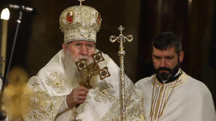 Патриархът благослови миряните за Рождество Христово