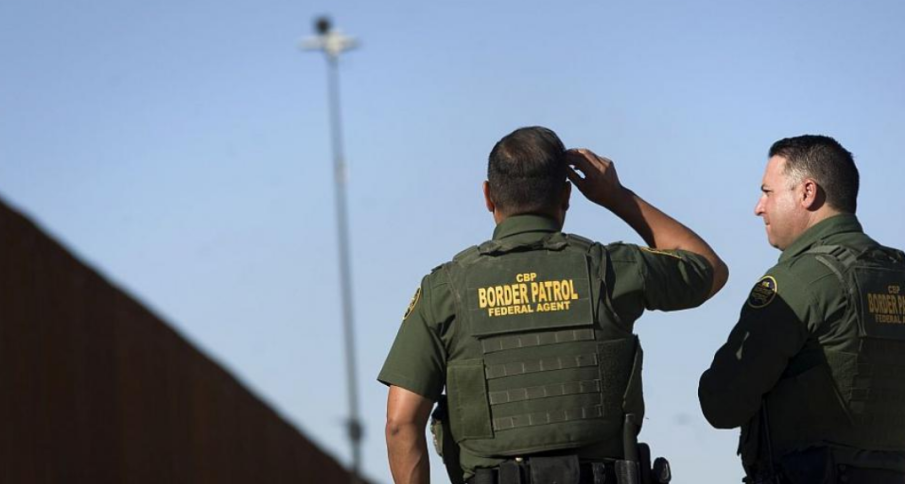 22 000 мексикански мигранти чакат да пресекат границата със САЩ