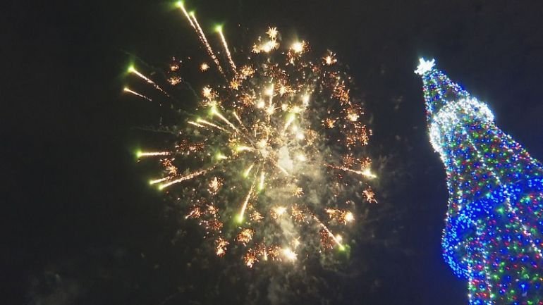 СЛЕД 2-ГОДИШНА ПАУЗА: Посрещаме 2023 г. със „Сцена под звездите“ на площад „Княз Александър I“