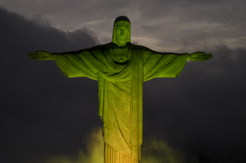 Статуята на Христос в Рио грейна в чест на Пеле