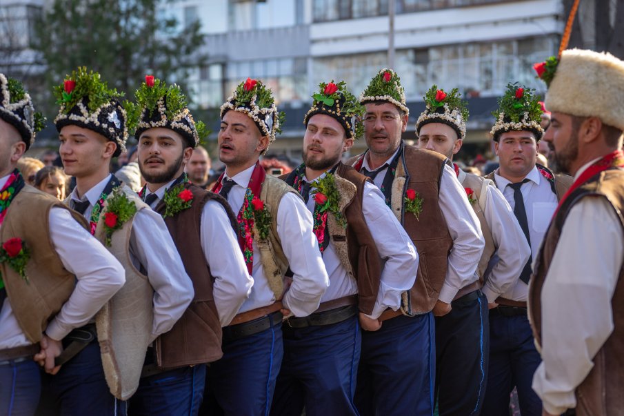 Ямбол отпразнува Рождество Христово с фестивал на танцуващите коледари